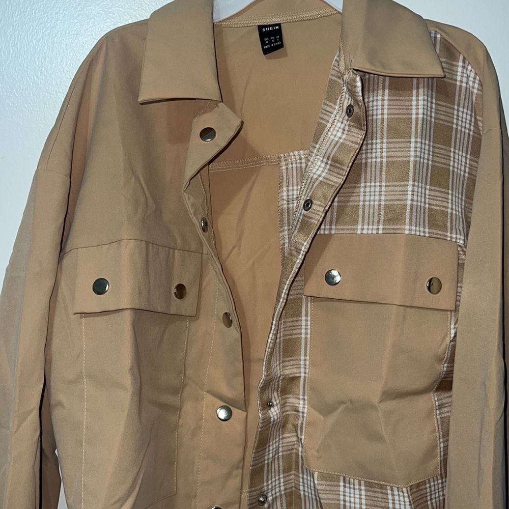 Cropped Split shacket - Picture 3 of 3
